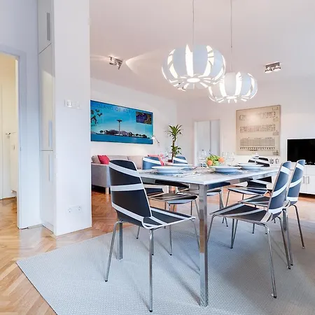 Slovenska Street Апартаменты Любляна