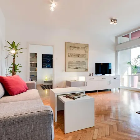 Slovenska Street Apartment *